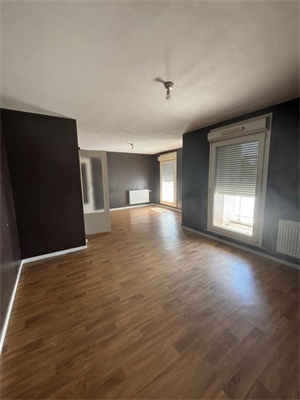 t5 à la location -   10000  TROYES, surface 97 m2 location t5 - UBI477068666